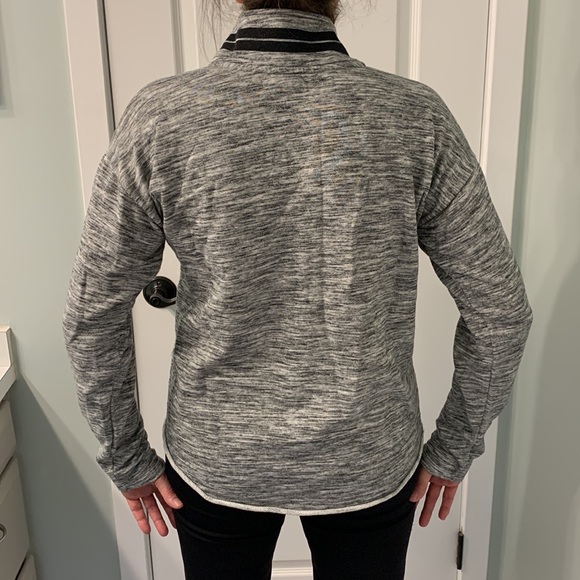 Victoria’s Secret PINK Light Pullover - Picture 3 of 10